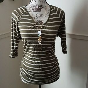Olive & Cream strips top